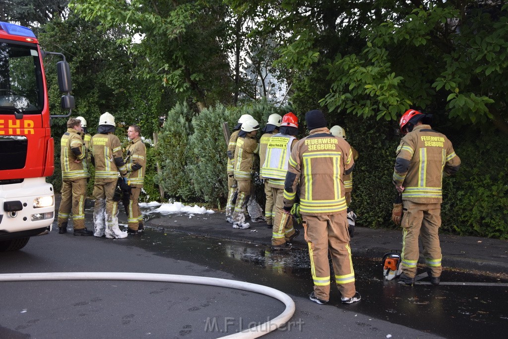 Grossfeuer Einfamilienhaus Siegburg Muehlengrabenstr P0819.JPG - Miklos Laubert